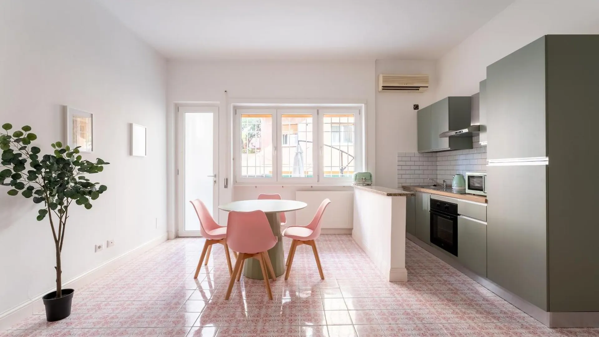 Retro Loft Ponte Milvio, Nearby Foro Italico Apartment Rome Italy