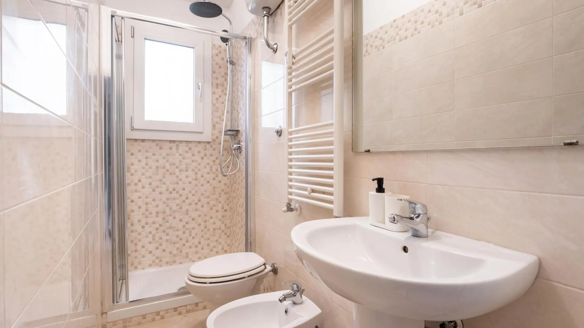Retro Loft Ponte Milvio, Nearby Foro Italico Apartment Rome Italy