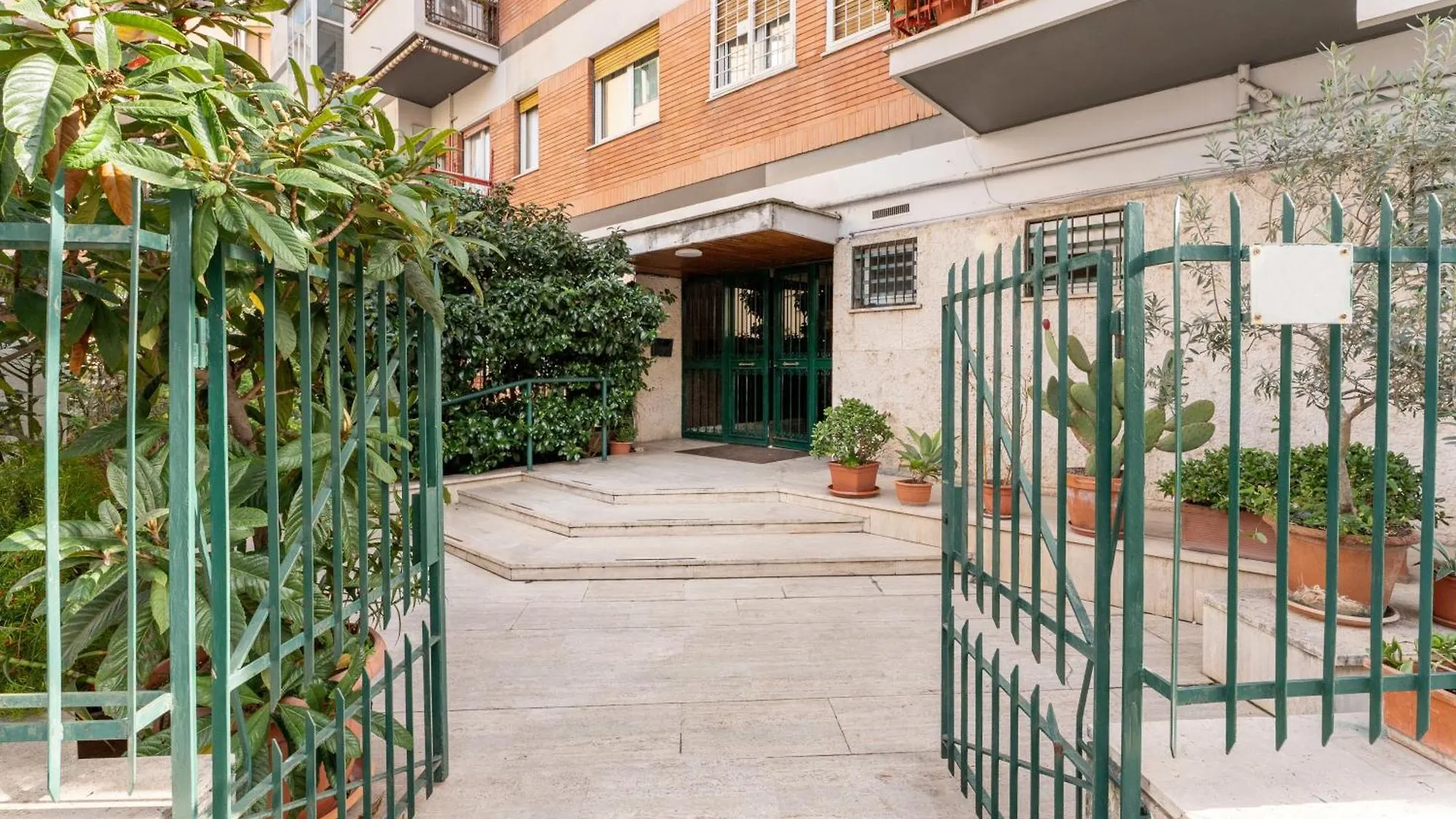 Retro Loft Ponte Milvio, Nearby Foro Italico Apartment Rome Italy